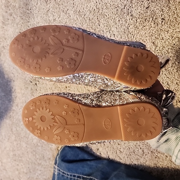 BoBo Angel silver shoes size 28 with velcro straps .. - Picture 3 of 7